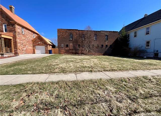 Property at 179 Walnut St, Buffalo, NY 14204