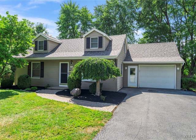 Property at 4320 Barton Rd, Clarence, NY 14031, 4 beds, 2 baths