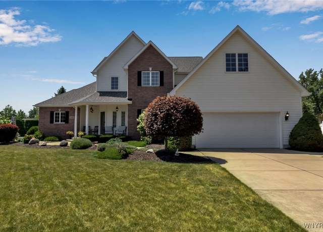 Property at 5220 Bridle Path Ln, Lewiston, NY 14092, 3 beds, 2.5 baths