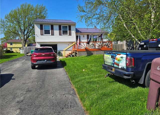 Property at 6943 Academy Ln, Lockport-town, NY 14094, 3 beds, 1 bath