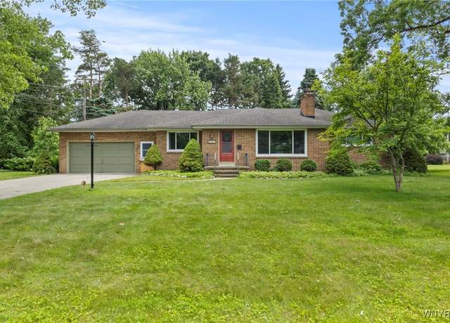 Property at 8327 Hirschwood Dr, Clarence, NY 14221, 3 beds, 1.5 baths