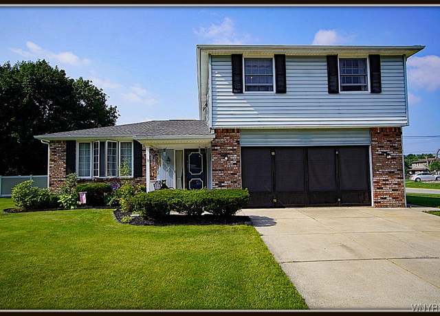 Property at 4 Windtree Ln, West Seneca, NY 14224, 4 beds, 1.5 baths