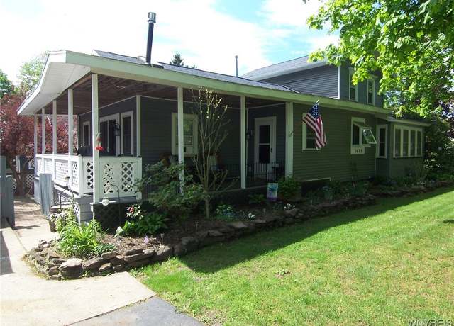 Property at 3625 High St, Walworth, NY 14568, 3 beds, 1 bath