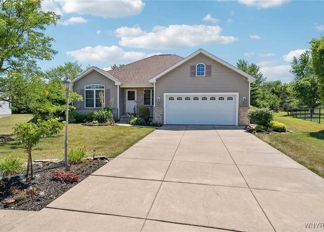 Property at 182 Cardinal Ln, Grand Island, NY 14072, 3 beds, 2 baths