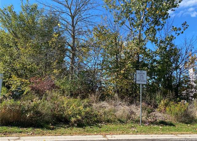 Property at 5507 Hartford Dr, Lockport-town, NY 14094