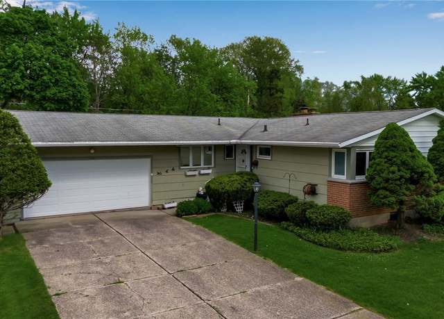 Property at 155 Meadow Stream Dr, Amherst, NY 14226, 3 beds, 1.5 baths