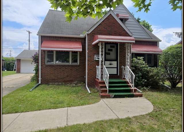 Property at 107 Singer Dr, West Seneca, NY 14224, 3 beds, 1.5 baths