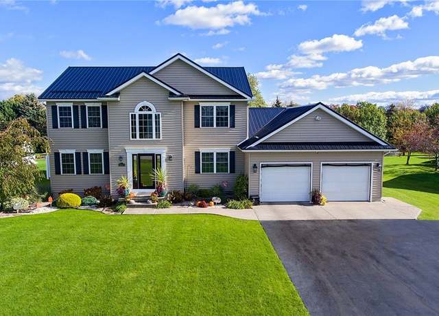 Property at 8465 Violet Ln, Batavia-town, NY 14020, 4 beds, 2.5 baths