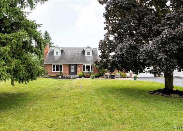 Property at 4995 Meadowbrook Rd, Clarence, NY 14221, 4 beds, 2 baths
