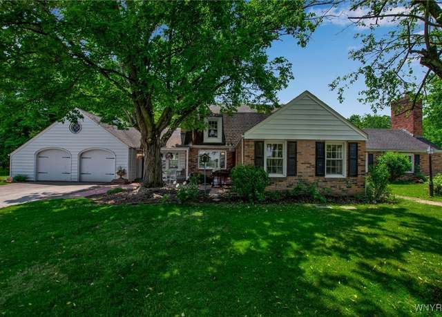 Property at 10141 Greiner Rd, Clarence, NY 14031, 4 beds, 2.5 baths