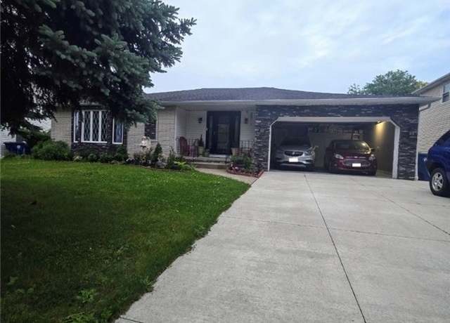 Property at 207 Shetland Dr, Amherst, NY 14221, 3 beds, 2.5 baths