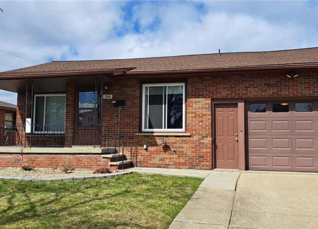 Property at 2588 Parkview Dr, Niagara Falls, NY 14305, 3 beds, 2 baths