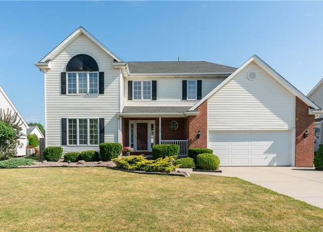 Property at 29 Katelyn Ln, Lancaster, NY 14086, 3 beds, 2.5 baths