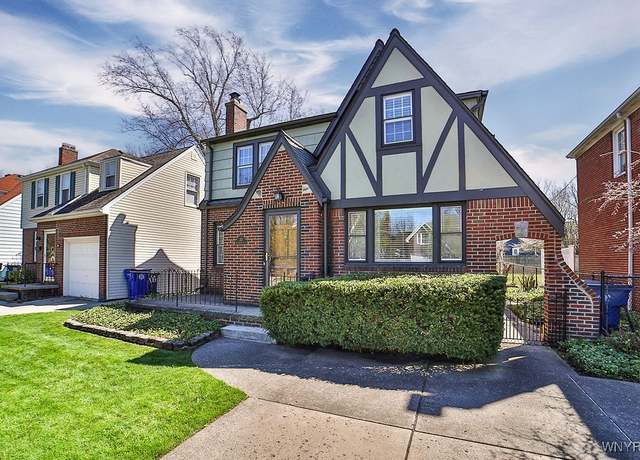 Property at 35 University Ct, Amherst, NY 14226, 3 beds, 1.5 baths