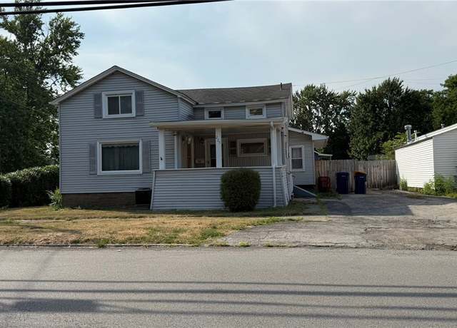 Property at 225 Clinton St, Lockport City, NY 14094, 5 beds, 2.5 baths