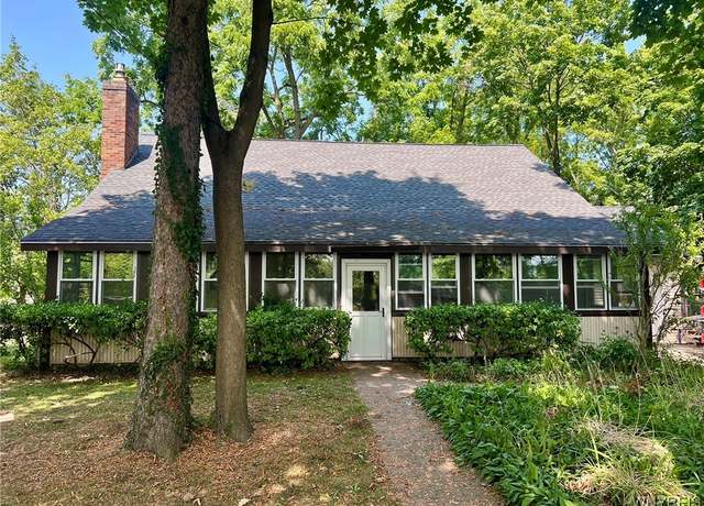 Property at 2388 Riverview Dr, Wilson, NY 14172, 2 beds, 1 bath