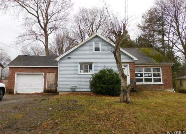 Property at 2001 Vermont St, North Collins, NY 14111, 5 beds, 1.5 baths