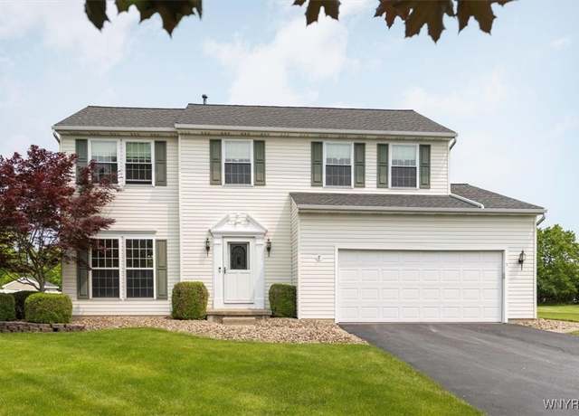 Property at 5 Cherokee Dr, Orchard Park, NY 14224, 4 beds, 2.5 baths