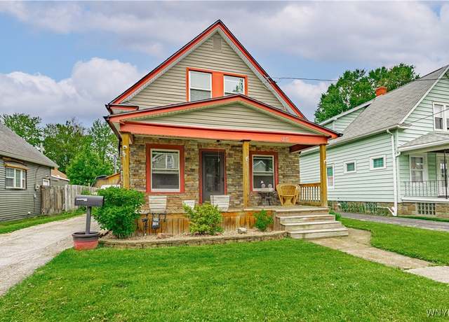 Property at 30 Loretta St, Tonawanda, NY 14150, 4 beds, 2 baths