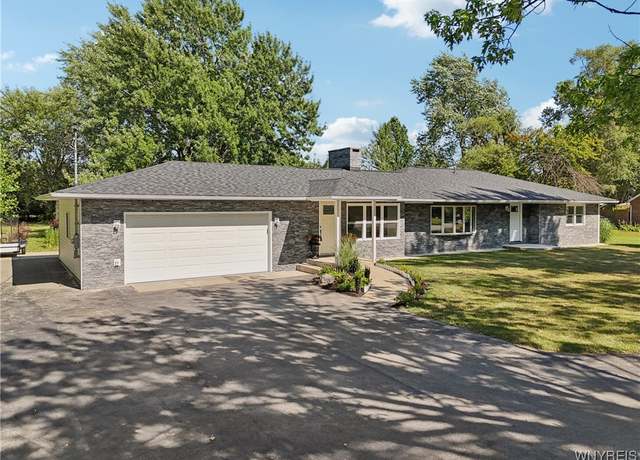 Property at 125 Hopkins Rd, Amherst, NY 14221, 3 beds, 2.5 baths