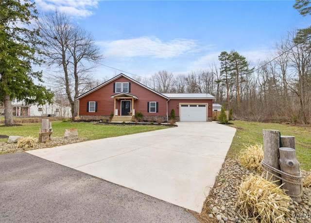 Property at 1393 S Creek Rd, Evans, NY 14047, 3 beds, 2.5 baths