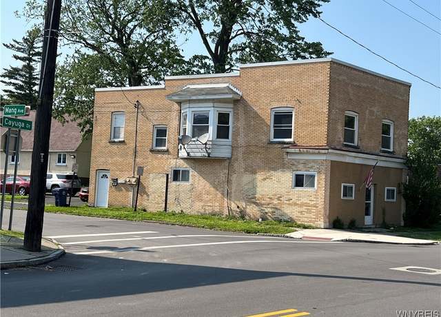 Property at 600 Cayuga Dr, Niagara Falls, NY 14304, 4 beds, 2 baths