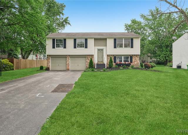 Property at 6586 Parkwood Dr, Lockport Town, NY 14094, 3 beds, 2 baths