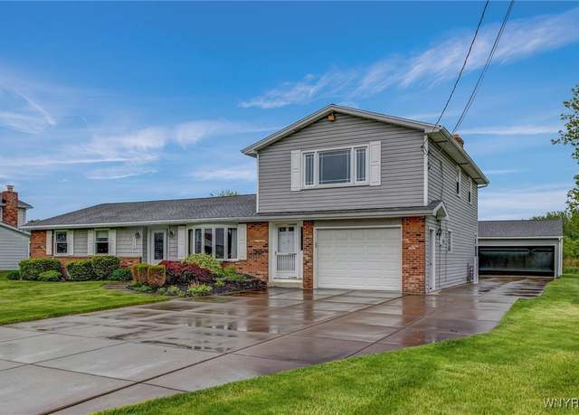 Property at 7415 Colonial Dr, Niagara, NY 14305, 4 beds, 3 baths