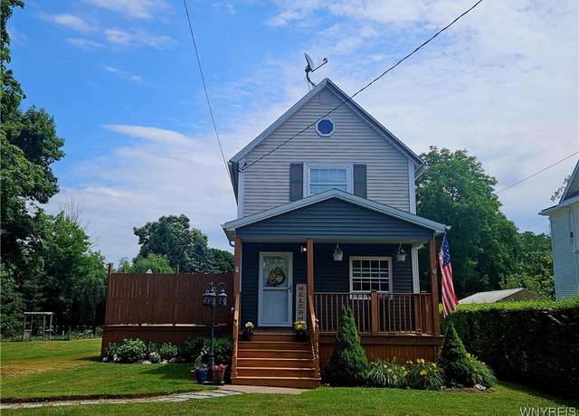 Property at 5821 West St, Lewiston, NY 14132, 3 beds, 1 bath