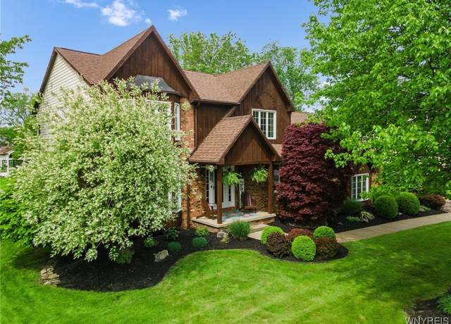 Property at 8270 Lisa Ln, Clarence, NY 14051, 4 beds, 2.5 baths
