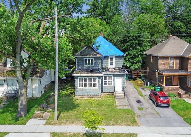 Property at 2819 Whirlpool St, Niagara Falls, NY 14305, 3 beds, 3 baths