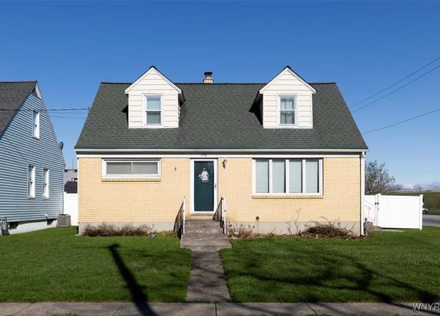 Property at 174 Dirkson Ave, West Seneca, NY 14224, 4 beds, 1 bath