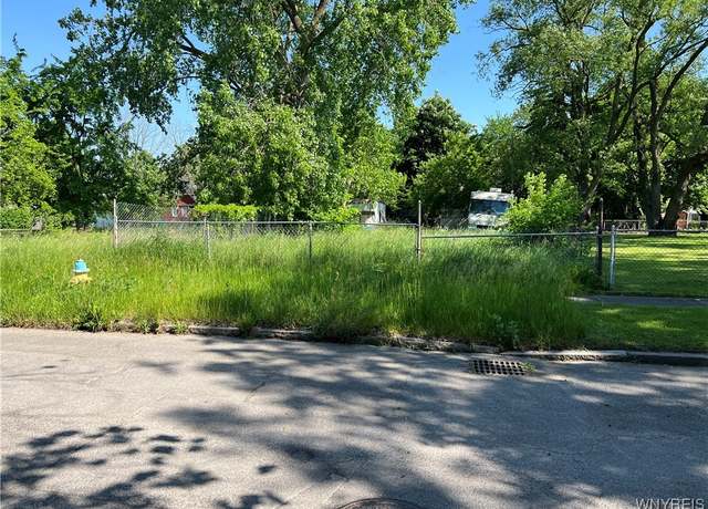 Property at 2226 Mackenna Ave, Niagara Falls, NY 14303