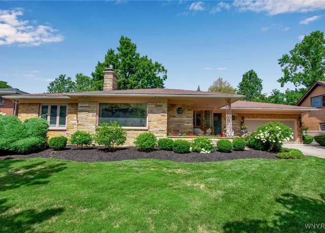 Property at 226 E Treehaven Rd, Cheektowaga, NY 14215, 3 beds, 2 baths