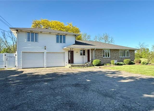 Property at 2305 Lockport Rd, Wheatfield, NY 14132, 5 beds, 2.5 baths