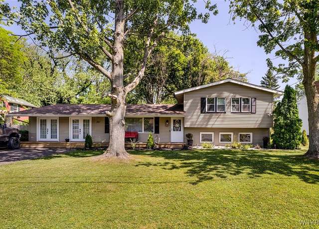 Property at 441 Cherry Ln, Lewiston, NY 14092, 5 beds, 2.5 baths