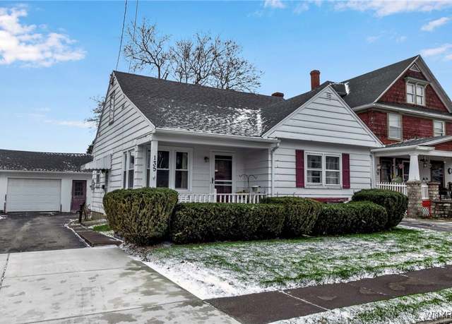 Property at 135 Roseland Ave, Ridgeway, NY 14103, 3 beds, 1 bath