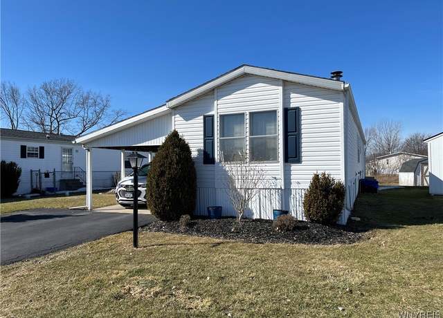 Property at 1327 Willowbrook Dr, Lockport-town, NY 14094, 2 beds, 2 baths