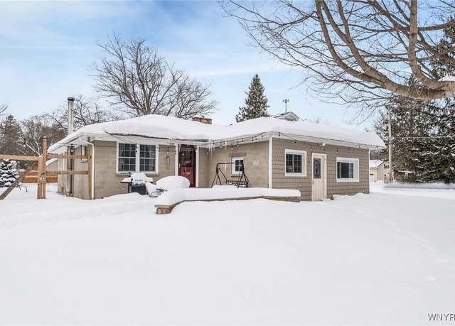Property at 9412 S Lake Rd, Pembroke, NY 14036, 3 beds, 1.5 baths