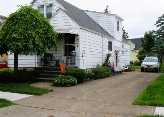 Property at 435 Willett St, Buffalo, NY 14206, 2 beds, 1 bath