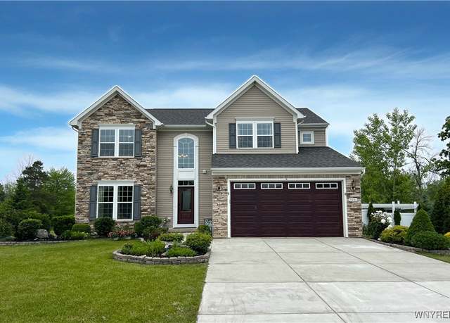 Property at 5046 Woodway Ct, Hamburg, NY 14075, 4 beds, 2.5 baths