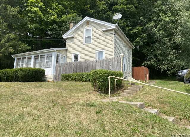 Property at 177 Clinton St, Bennington, NY 14037, 2 beds, 1 bath