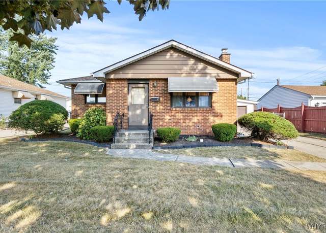 Property at 9 Bay Ln, Cheektowaga, NY 14225, 4 beds, 1.5 baths