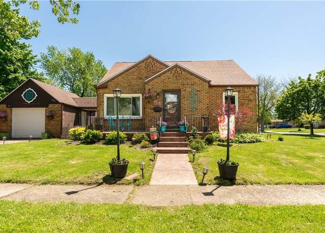 Property at 189 Betina Ave, Amherst, NY 14226, 3 beds, 2.5 baths