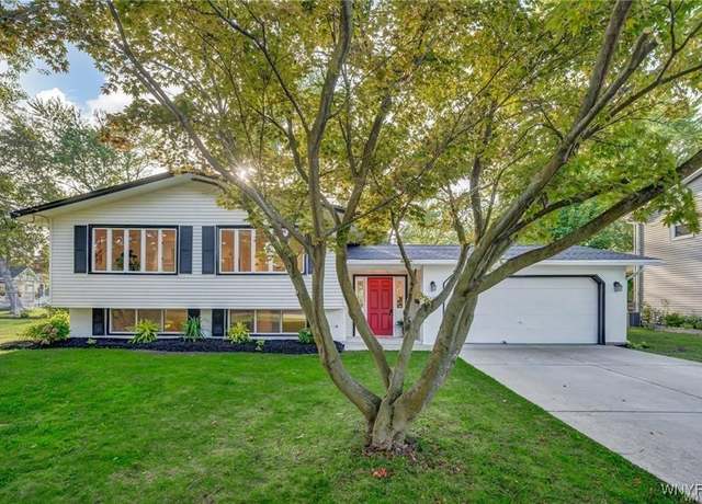 Property at 425 West Ln, Lewiston, NY 14092, 5 beds, 3 baths