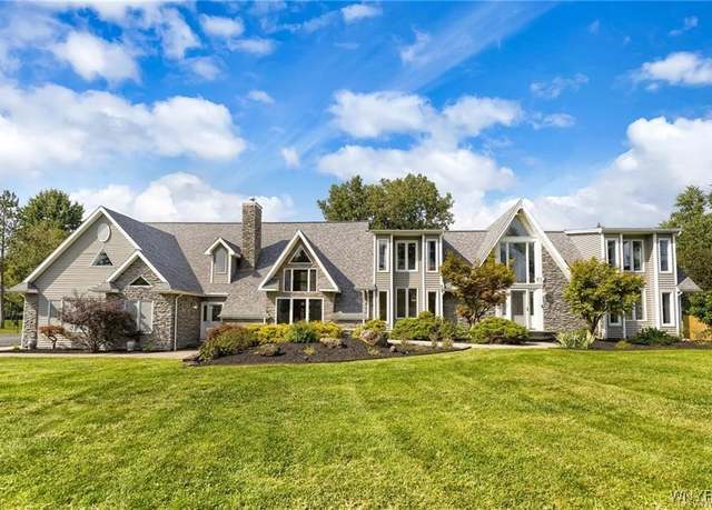 Property at 60 Gaylord Ct, Elma, NY 14059, 5 beds, 3.5 baths