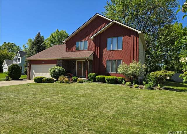 Property at 589 Briarwood Ln, Lewiston, NY 14092, 4 beds, 2.5 baths
