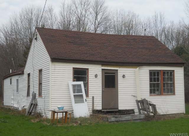 Property at 9754 Southwestern Blvd, Evans, NY 14006, 3 beds, 1 bath