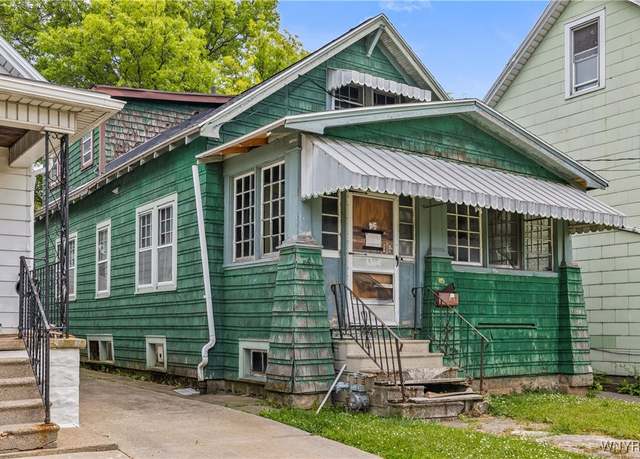 Property at 85 Ullman St, Buffalo, NY 14207, 3 beds, 1.5 baths