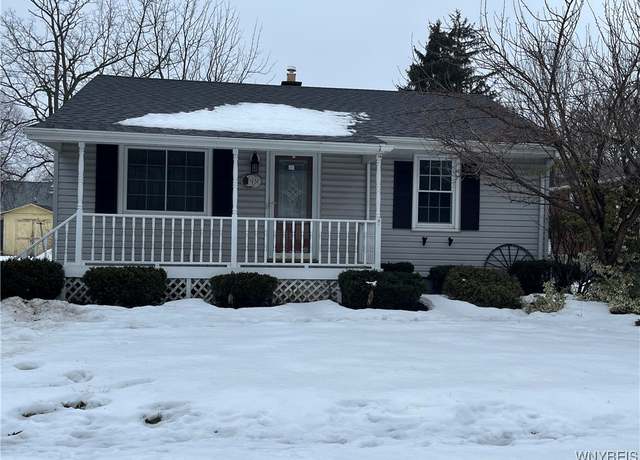 Property at 431 73rd St, Niagara Falls, NY 14304, 2 beds, 1 bath
